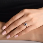 0.63 Karat Diamant Tropfenförmiger Saphirring