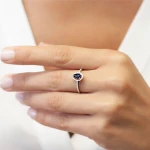 0.56 Karat Diamant Tropfenförmiger Saphir-Ring