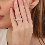 L’oval 2,82 Karat Ovaler Halbkarat Diamantring L’oval 2,82 Karat Ovaler Halbkarat Diamantring