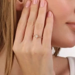 L’oval 0,47 Karat Ovaler Diamantring im Vintage-Stil L’oval 0,47 Karat Ovaler Diamantring im Vintage-Stil