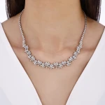 Blumen-Diamantcollier