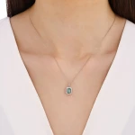 0,68 Karat Smaragd-Diamantkette