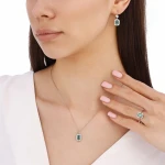 0,68 Karat Smaragd-Diamantkette