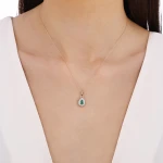 0,57 Karat Smaragd-Diamantkette