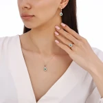 0,57 Karat Smaragd-Diamantkette