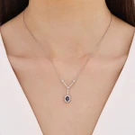 Ovaler Saphir Diamant Halskette