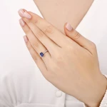1,06 Karat Smaragdschliff Saphir-Diamantring