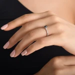 Schwarzer Diamant Ovaler Ring Schwarzer Diamant Ovaler Ring