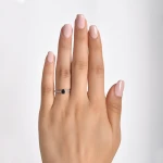Schwarzer Diamant Ovaler Ring Schwarzer Diamant Ovaler Ring