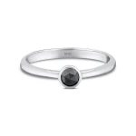 Schwarzer Diamant Solitärring Schwarzer Diamant Solitärring