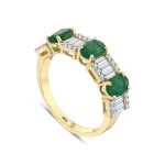Baguette Diamant mit oval geschliffenem Smaragd Ring