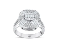 Mit Diamanten besetzter Baguette Ring
