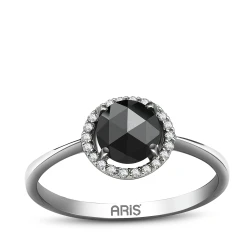 Schwarzer Diamant mit Diamant