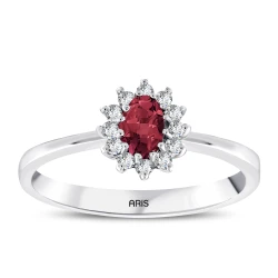 Ovaler Rubin-Diamantring
