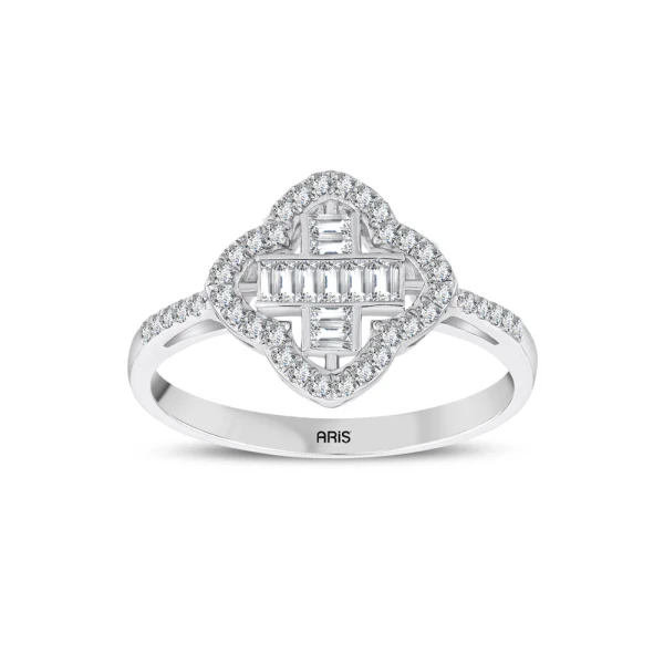 0,34 Karat Charmy Diamantring mit Baguette