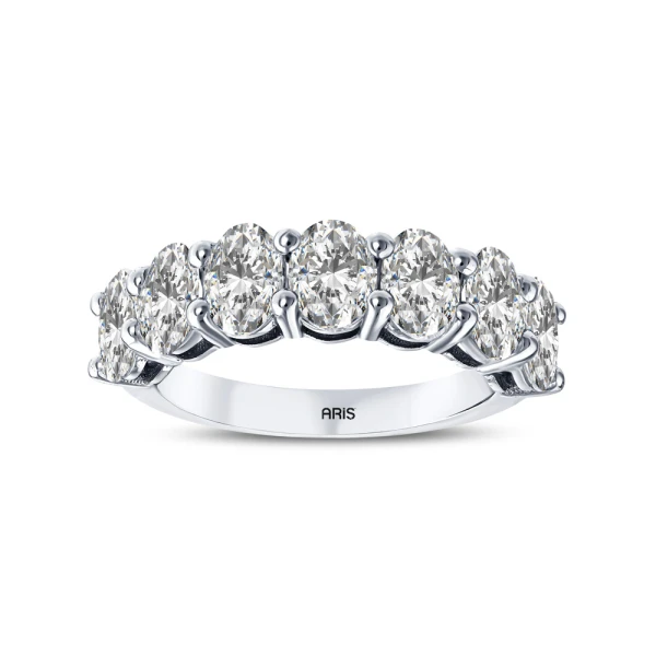 L’oval 2,82 Karat Ovaler Halbkarat Diamantring