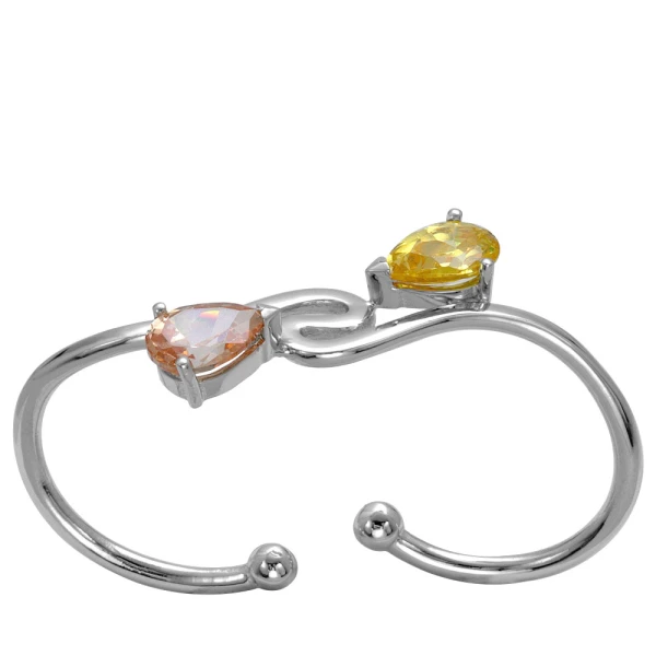 Gold Ring mit farbigem Stein
