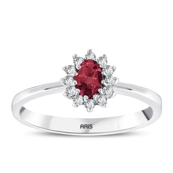 Ovaler Rubin-Diamantring